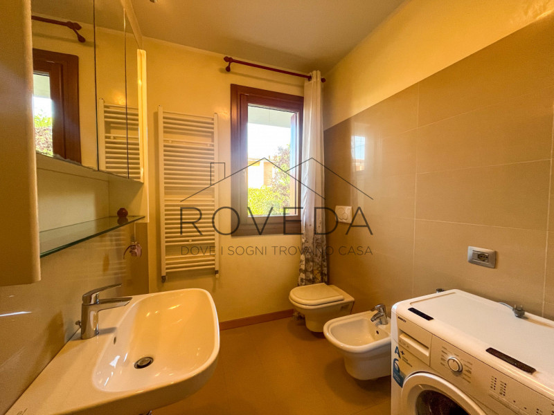 DOSSON DI CASIER 

RIFERIMENTO: CR11

L'agenzia Roveda immobiliare ha il piacere di proporvi in v...