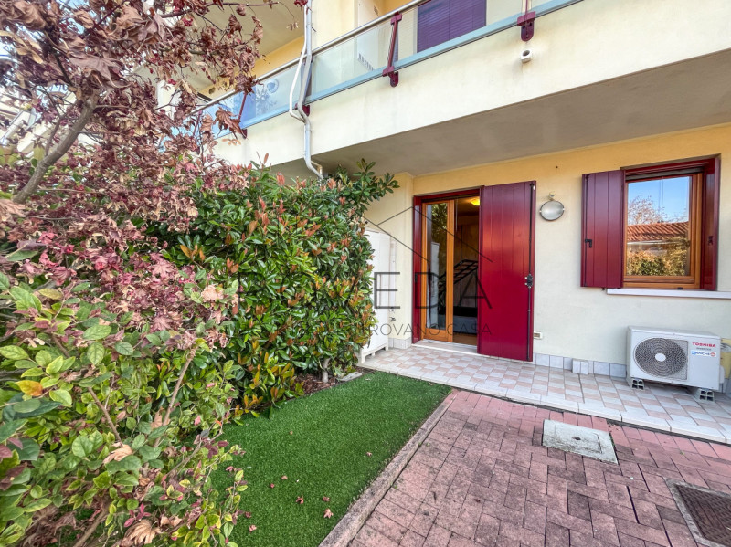 DOSSON DI CASIER 

RIFERIMENTO: CR11

L'agenzia Roveda immobiliare ha il piacere di proporvi in v...