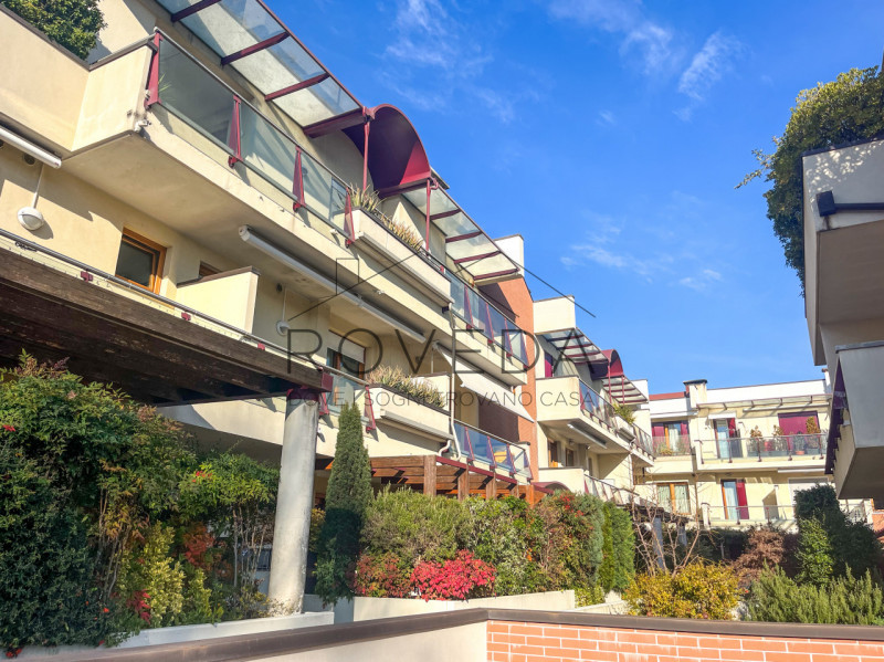 DOSSON DI CASIER 

RIFERIMENTO: CR11

L'agenzia Roveda immobiliare ha il piacere di proporvi in v...