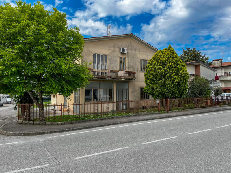 (Per INFO Vittorio 3517343301) Immaginate di vivere nel cuore pulsante di Pozzonovo, in una casa ...