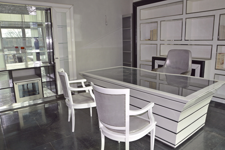 Proponiamo in vendita immobile produttivo con ampia palazzina uffici di rappresentanza che garant...