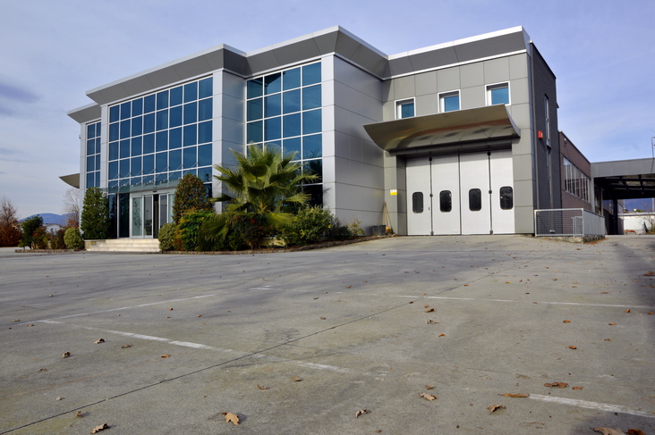 Proponiamo in vendita immobile produttivo con ampia palazzina uffici di rappresentanza che garant...