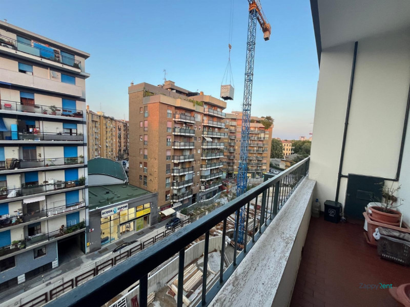 Milano Affitto Appartamento trilocale
