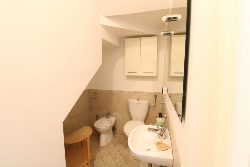 Nel cuore di Pernumia, proponiamo in vendita una splendida casa a schiera porzione centrale, rece...