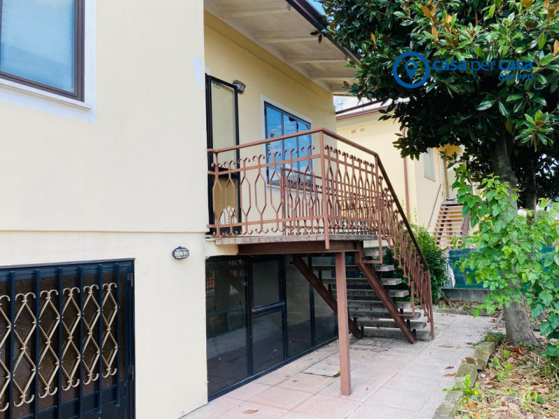 APPROVATO GRUPPO CASA PER CASA: VALUTATO, CONTROLLATO, GESTITO IN ESCLUSIVA!

ZONA:
In una delle ...