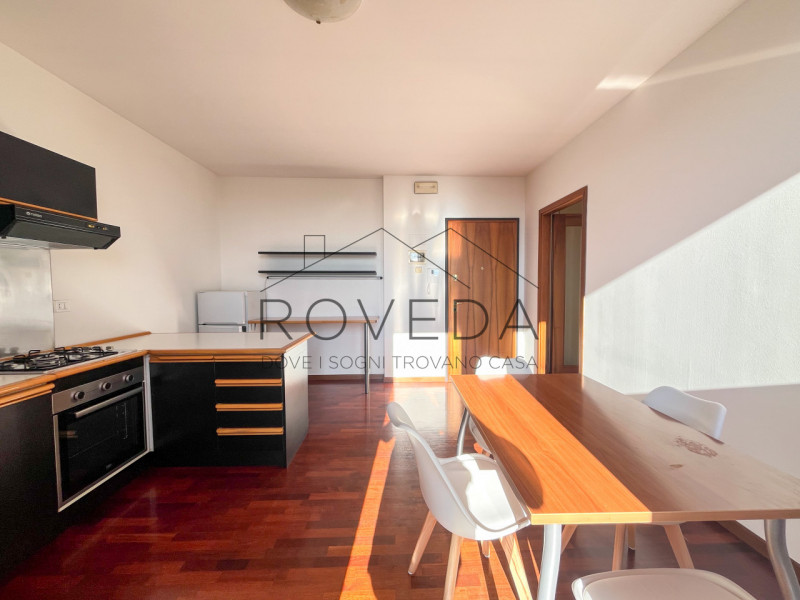 DOSSON DI CASIER 

RIFERIMENTO: CR12

L'agenzia immobiliare Roveda ha il piacere di proporvi, nel...