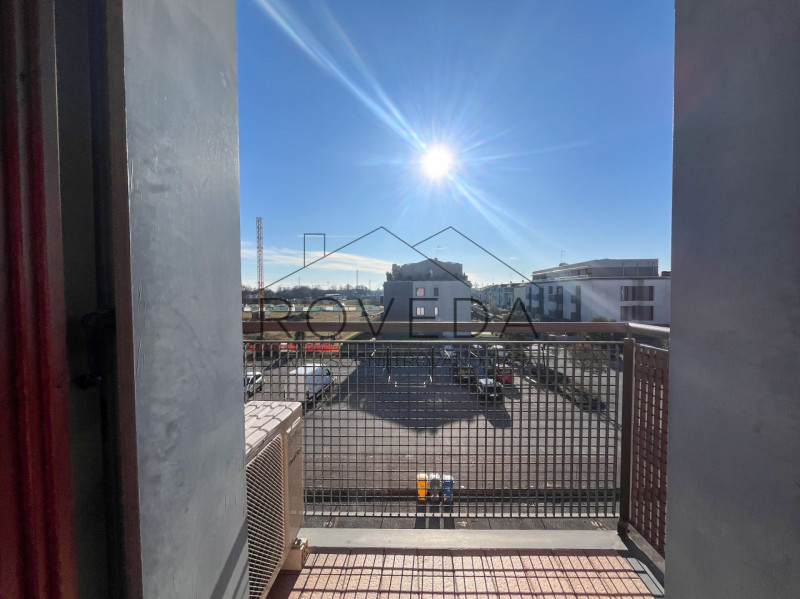 DOSSON DI CASIER 

RIFERIMENTO: CR12

L'agenzia immobiliare Roveda ha il piacere di proporvi, nel...