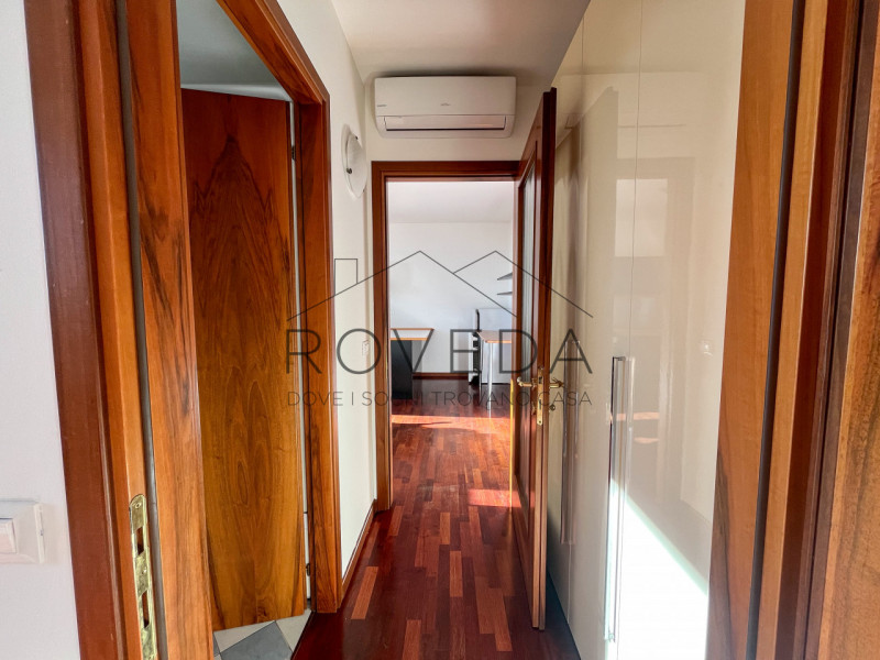 DOSSON DI CASIER 

RIFERIMENTO: CR12

L'agenzia immobiliare Roveda ha il piacere di proporvi, nel...