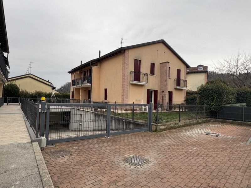 In una delle zone più apprezzate di Torreglia, comoda a tutti i principali servizi ma allo stesso...