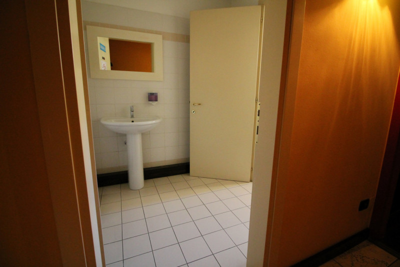 Situato nel cuore pulsante del comune di Motta di Livenza (TV) in zona di forte passaggio, propon...