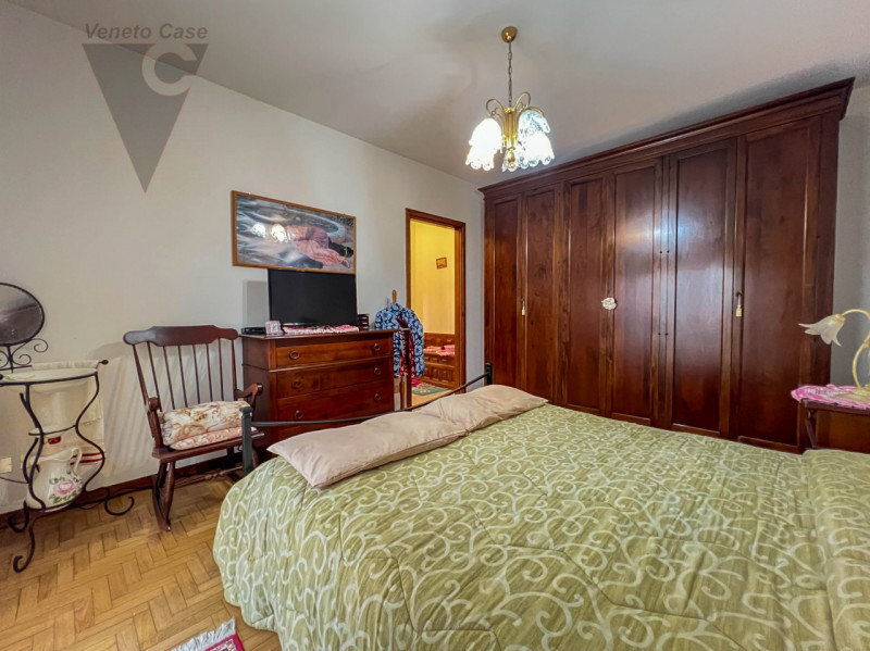 Nel cuore di Conselve, a pochi passi da tutti i principali servizi, è in vendita un appartamento ...