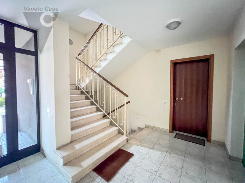 Nel cuore di Conselve, a pochi passi da tutti i principali servizi, è in vendita un appartamento ...