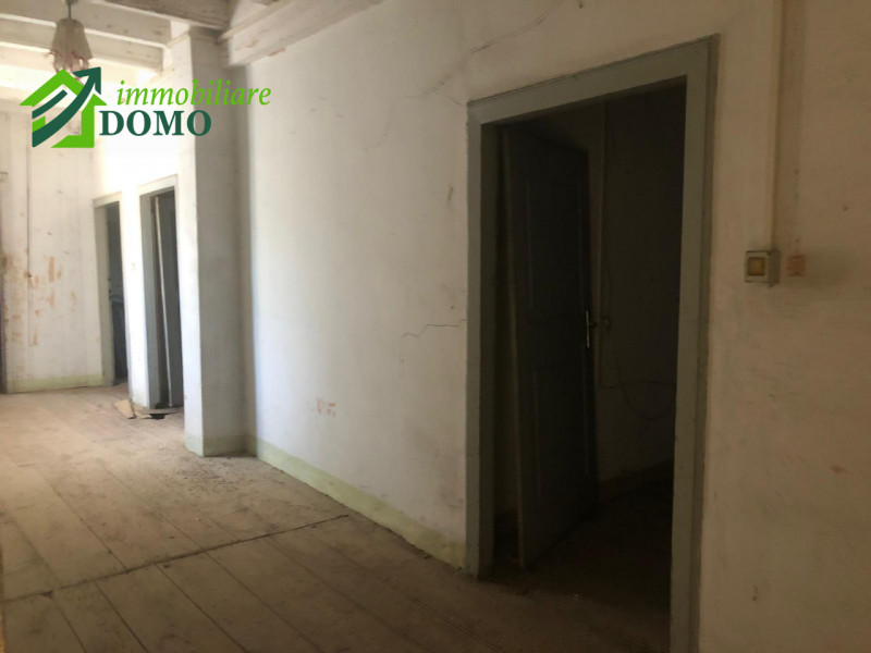 In vendita nel cuore di Sarcedo, proponiamo una rara opportunità per chi cerca tranquillità e spa...