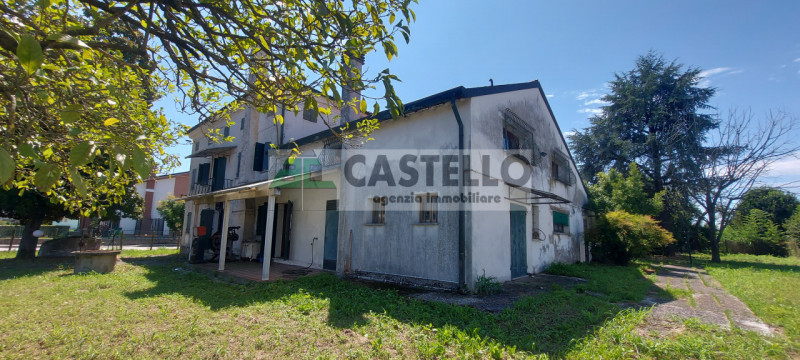 Campodarsego – Frazione Bronzola

In posizione tranquilla ma comoda al centro del paese, proponia...