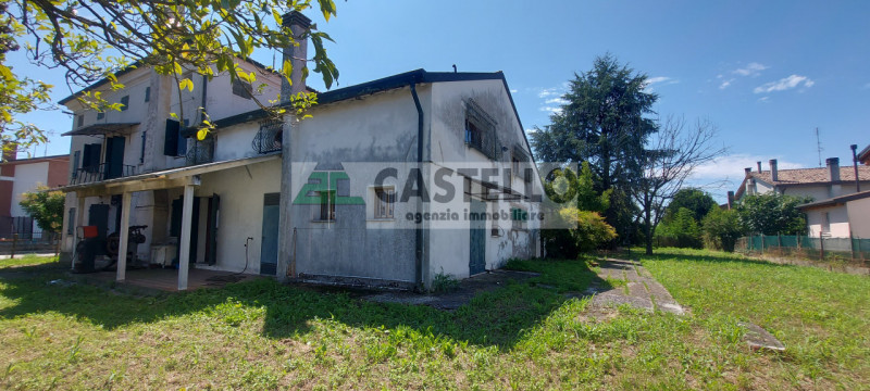 Campodarsego – Frazione Bronzola

In posizione tranquilla ma comoda al centro del paese, proponia...