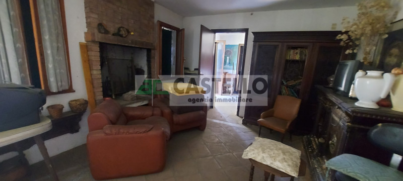 Campodarsego – Frazione Bronzola

In posizione tranquilla ma comoda al centro del paese, proponia...