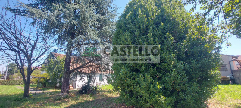 Campodarsego – Frazione Bronzola

In posizione tranquilla ma comoda al centro del paese, proponia...