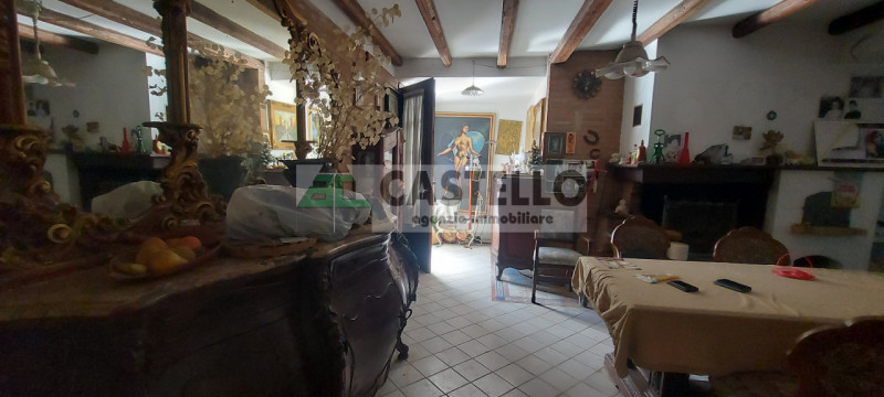 Campodarsego – Frazione Bronzola

In posizione tranquilla ma comoda al centro del paese, proponia...