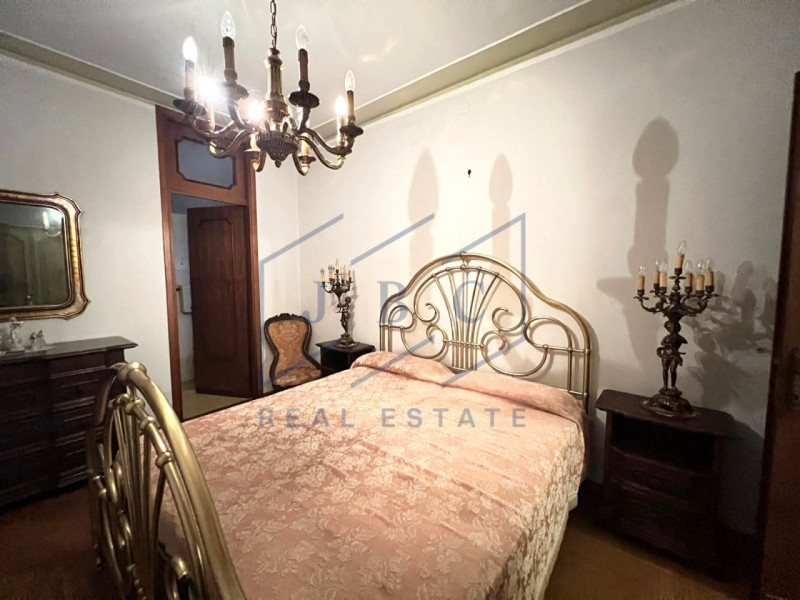 Proponiamo in pieno centro a Motta di Livenza, appartamento al secondo piano con ascensore in con...