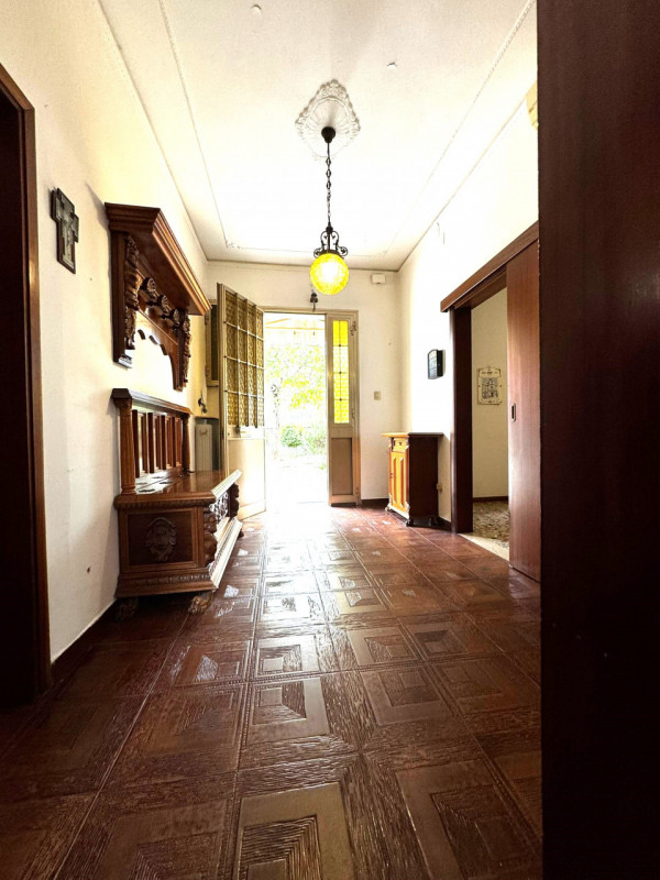 PIANIGA-Mellaredo centro-: situata nel centro di Mellaredo, questa casa singola con una superfici...