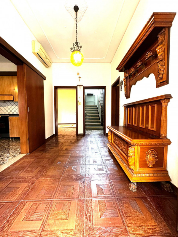 PIANIGA-Mellaredo centro-: situata nel centro di Mellaredo, questa casa singola con una superfici...