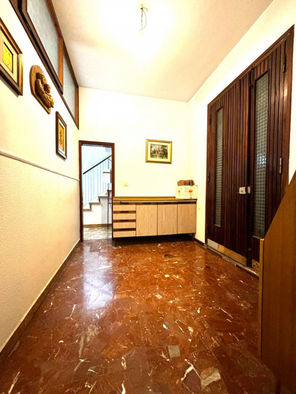 PIANIGA-Mellaredo centro-: situata nel centro di Mellaredo, questa casa singola con una superfici...