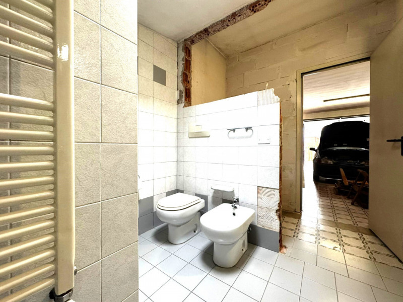 PIANIGA-Mellaredo centro-: situata nel centro di Mellaredo, questa casa singola con una superfici...