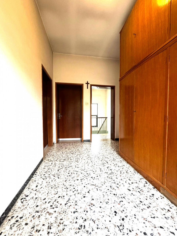 PIANIGA-Mellaredo centro-: situata nel centro di Mellaredo, questa casa singola con una superfici...