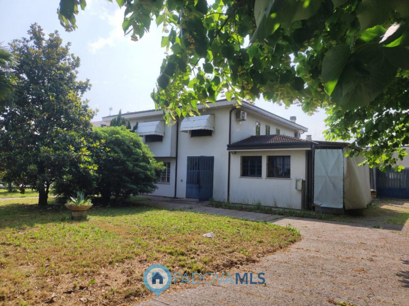 Albignasego Vendita Capannone