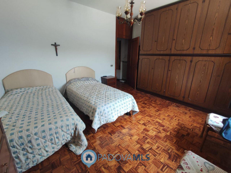 Immobile in esclusiva al Gruppo Padova MLS
Proponiamo in vendita nel quartiere di Carpanedo di Al...