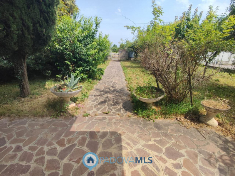 Immobile in esclusiva al Gruppo Padova MLS
Proponiamo in vendita nel quartiere di Carpanedo di Al...