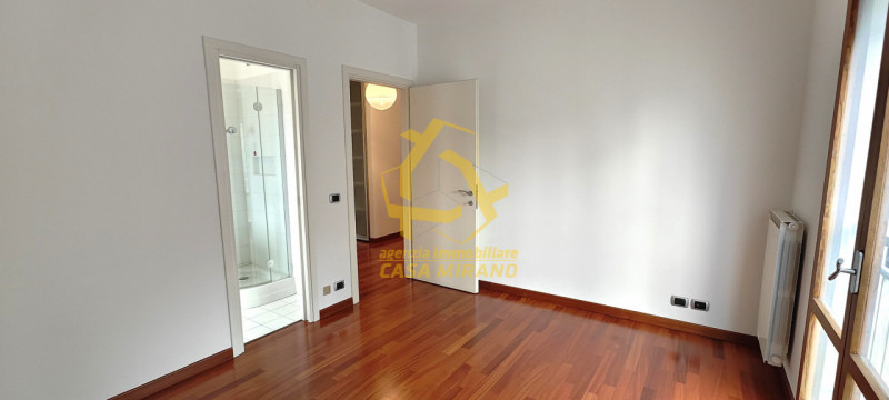 MIRANO APPARTAMENTO con TAVERNA e GIARDINETTO PRIVATO