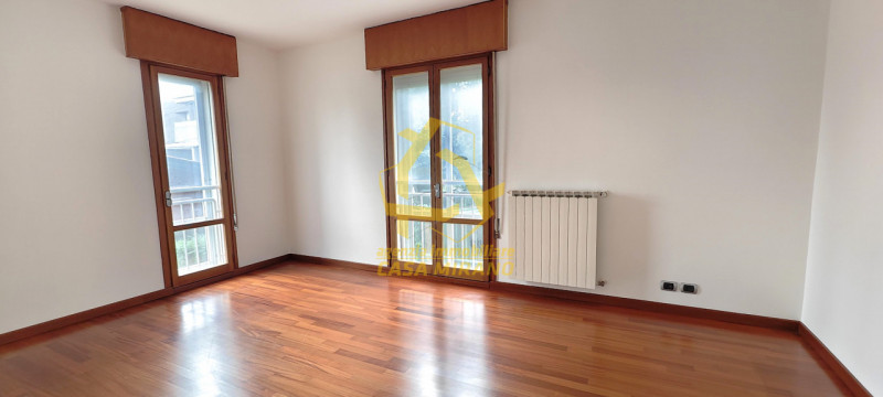 MIRANO APPARTAMENTO con TAVERNA e GIARDINETTO PRIVATO