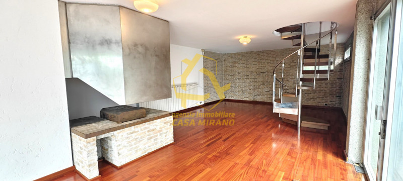 MIRANO APPARTAMENTO con TAVERNA e GIARDINETTO PRIVATO