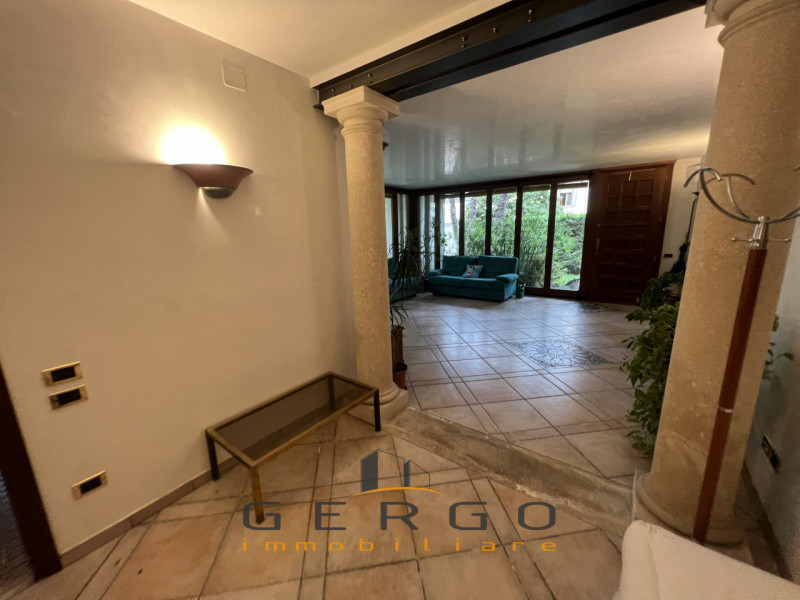 (Per INFO Cristina 3389226442) Non per studenti. Situato a Padova, nel quartiere Madonna Pellegri...