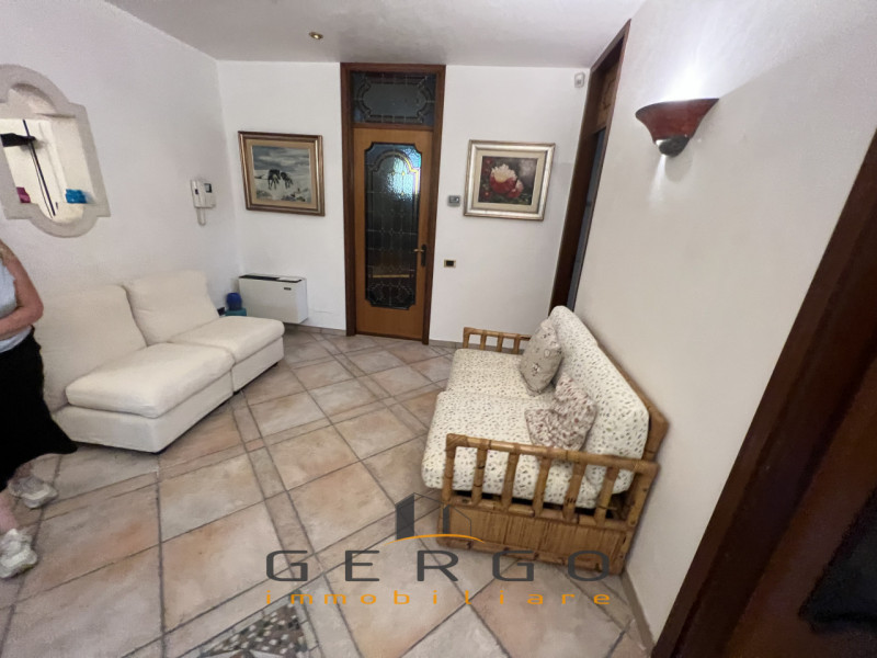 (Per INFO Cristina 3389226442) Non per studenti. Situato a Padova, nel quartiere Madonna Pellegri...