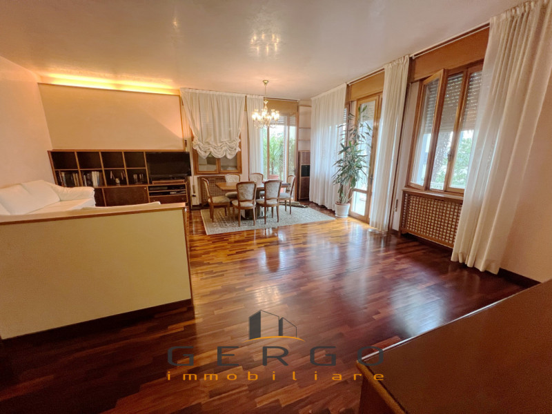 (Per INFO Cristina 3389226442) Non per studenti. Situato a Padova, nel quartiere Madonna Pellegri...