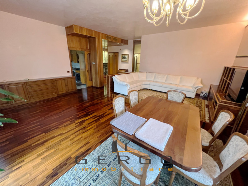 (Per INFO Cristina 3389226442) Non per studenti. Situato a Padova, nel quartiere Madonna Pellegri...