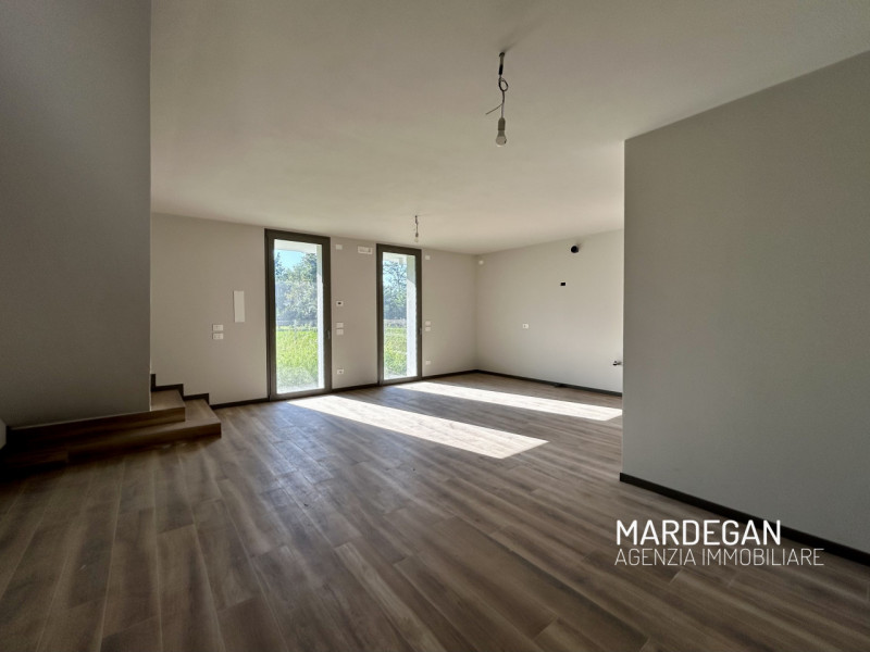 Quando vieni a scoprirla?? 
Questa RESIDENZA A SCHIERA è inserita in un MODERNO contesto di dodic...