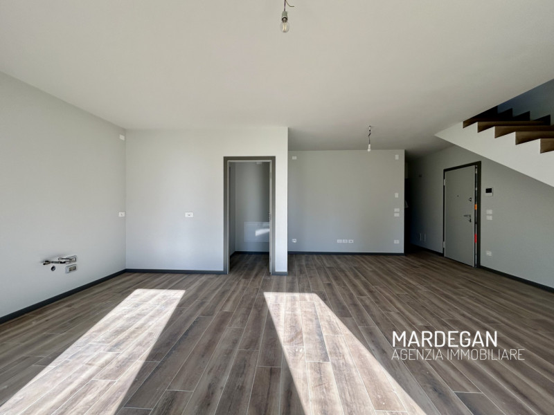 Quando vieni a scoprirla?? 
Questa RESIDENZA A SCHIERA è inserita in un MODERNO contesto di dodic...