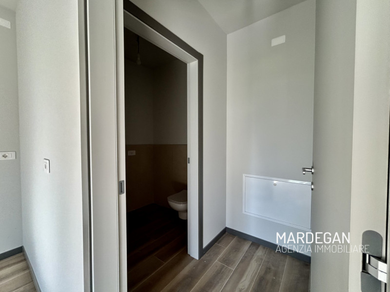 Quando vieni a scoprirla?? 
Questa RESIDENZA A SCHIERA è inserita in un MODERNO contesto di dodic...