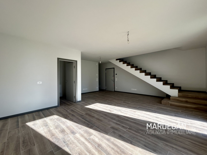 Quando vieni a scoprirla?? 
Questa RESIDENZA A SCHIERA è inserita in un MODERNO contesto di dodic...