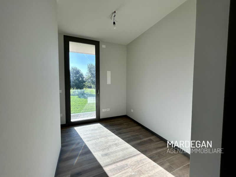 Quando vieni a scoprirla?? 
Questa RESIDENZA A SCHIERA è inserita in un MODERNO contesto di dodic...