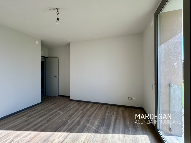 Quando vieni a scoprirla?? 
Questa RESIDENZA A SCHIERA è inserita in un MODERNO contesto di dodic...