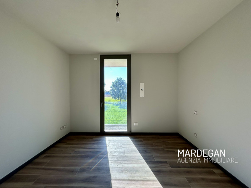 Quando vieni a scoprirla?? 
Questa RESIDENZA A SCHIERA è inserita in un MODERNO contesto di dodic...