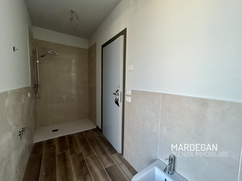 Quando vieni a scoprirla?? 
Questa RESIDENZA A SCHIERA è inserita in un MODERNO contesto di dodic...