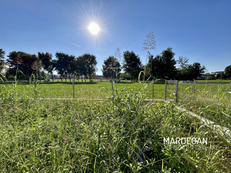 Quando vieni a scoprirla?? 
Questa RESIDENZA A SCHIERA è inserita in un MODERNO contesto di dodic...