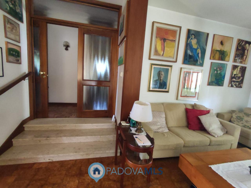 Immobile in esclusiva al Gruppo Padova MLS
Proponiamo in vendita nel quartiere di Carpanedo di Al...