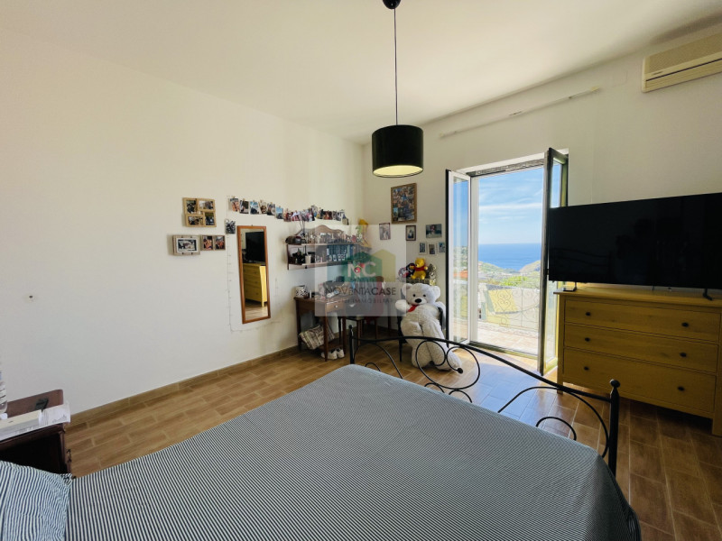 In una delle zone più affascinanti di Ischia, precisamente tra Ciglio e Panza nel comune di Forio...