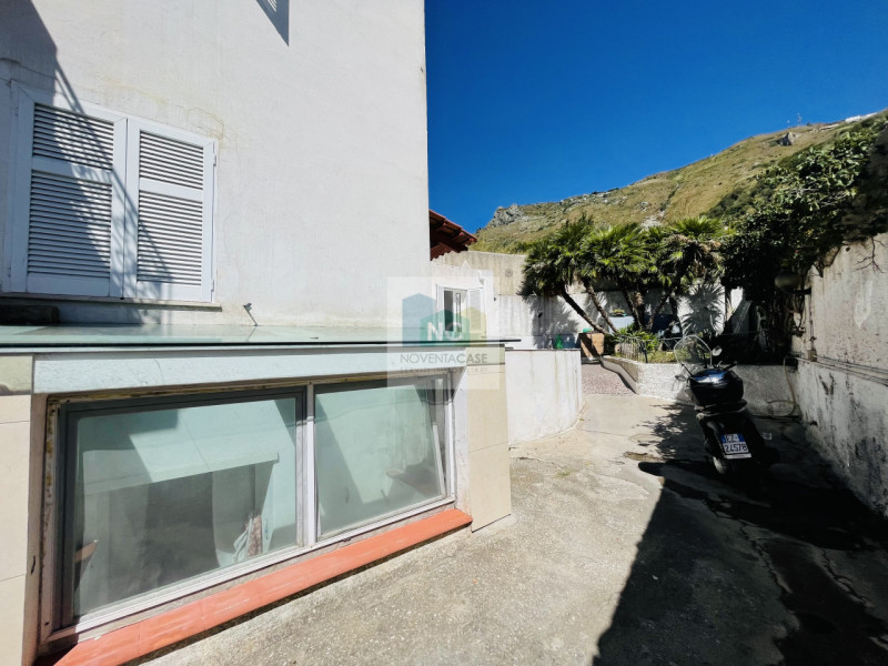 In una delle zone più affascinanti di Ischia, precisamente tra Ciglio e Panza nel comune di Forio...